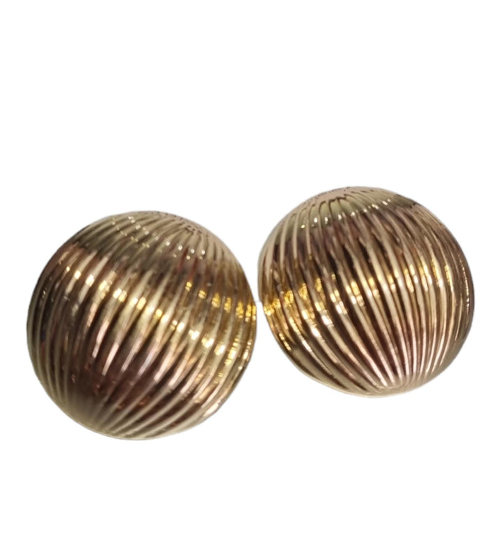 480 Orecchino bottone rigato