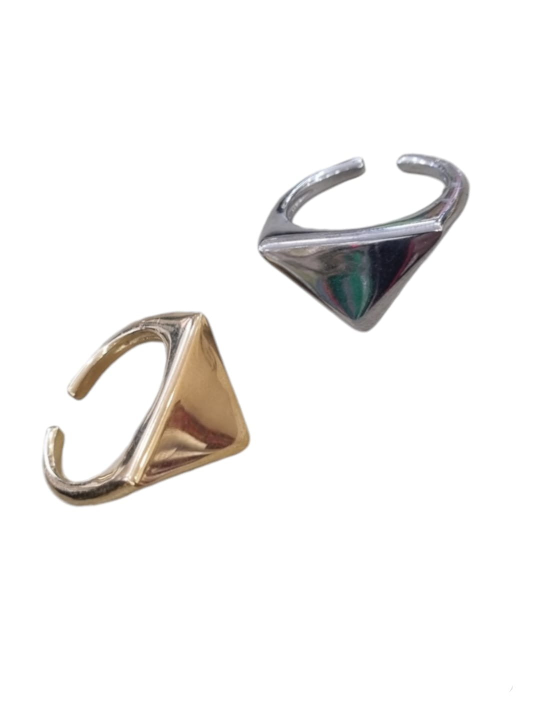 883 Anello