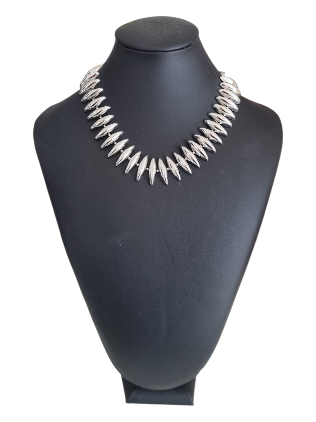881 Collana