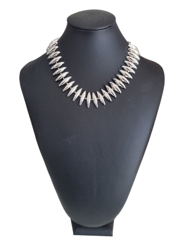881 Collana