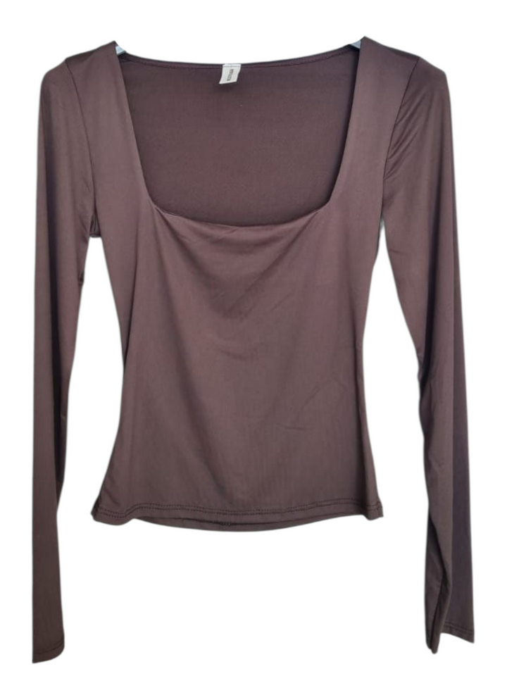 234 Maglia scollo quadro