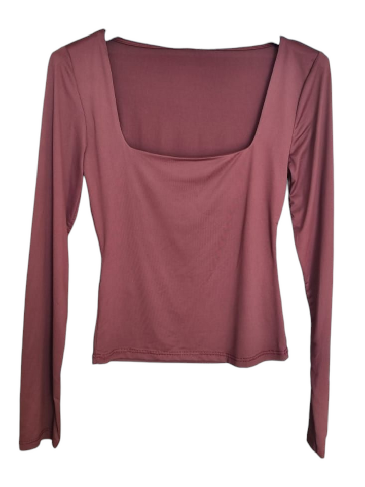 234 Maglia scollo quadro