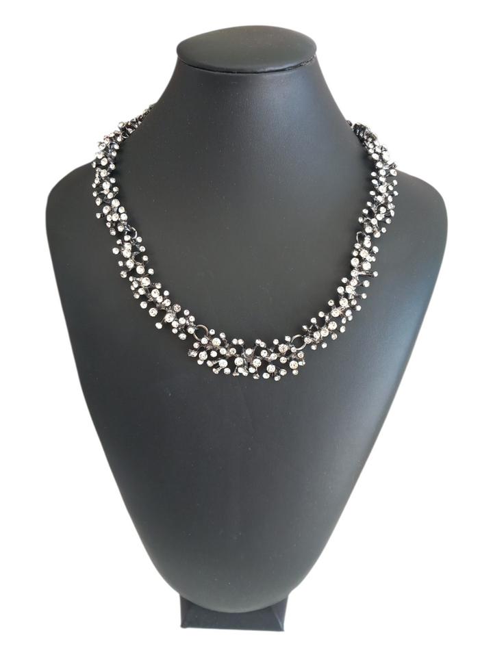 663 Collana