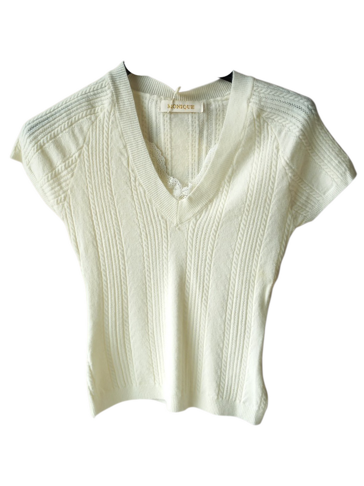 587 Maglia in filo scollo pizzo