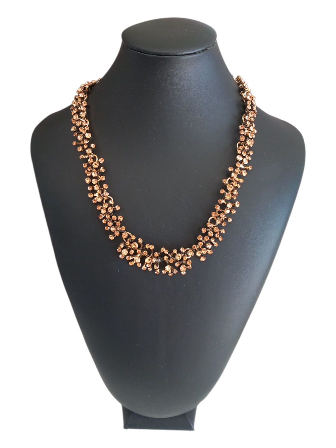 663 Collana